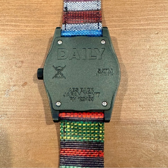 Neff “Daily” Watch / Lightly Used - Picture 2 of 4